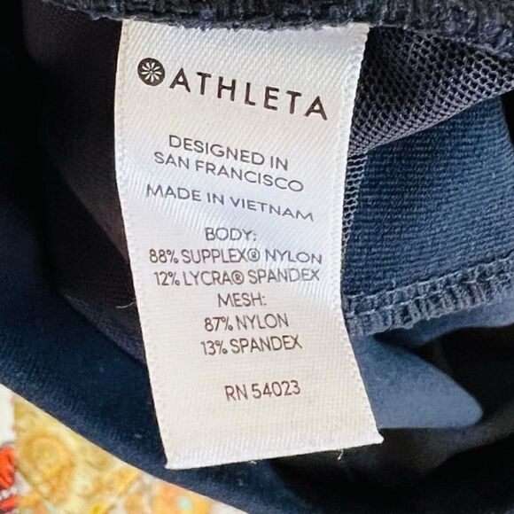 Athleta Modern Metro Navy Blue Stretchy Cropped Pants - Picture 8 of 9